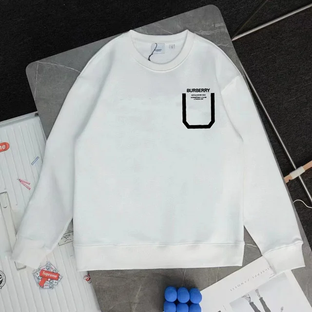 Burberry Hoodies & Sweatshirts Crewneck graphic-print sweatshirt product detail image 3
