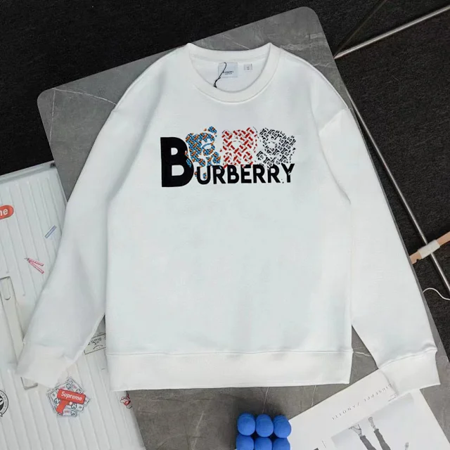Burberry Hoodies & Sweatshirts Crewneck graphic-print sweatshirt product detail image 7