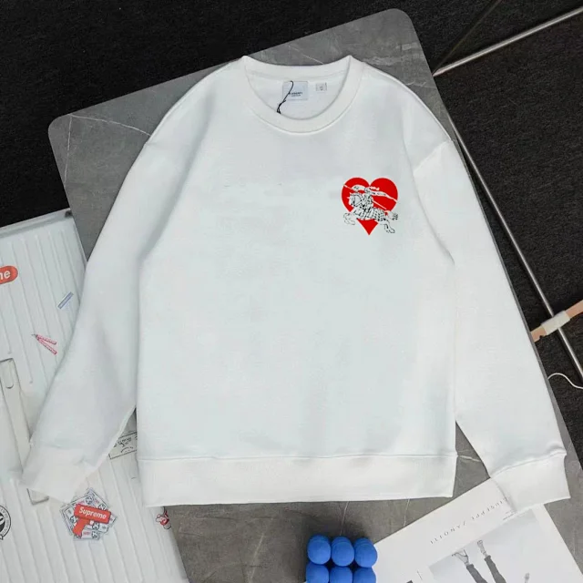 Burberry Hoodies & Sweatshirts Crewneck graphic-print sweatshirt product detail image 10
