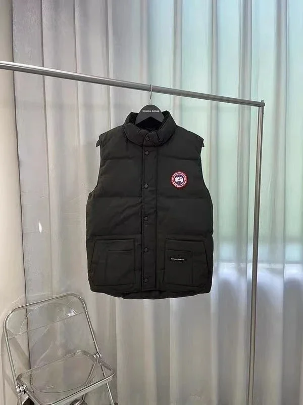 Canada Goose Vests Quilted insulated stand-collar vest with patch pockets product detail image 3