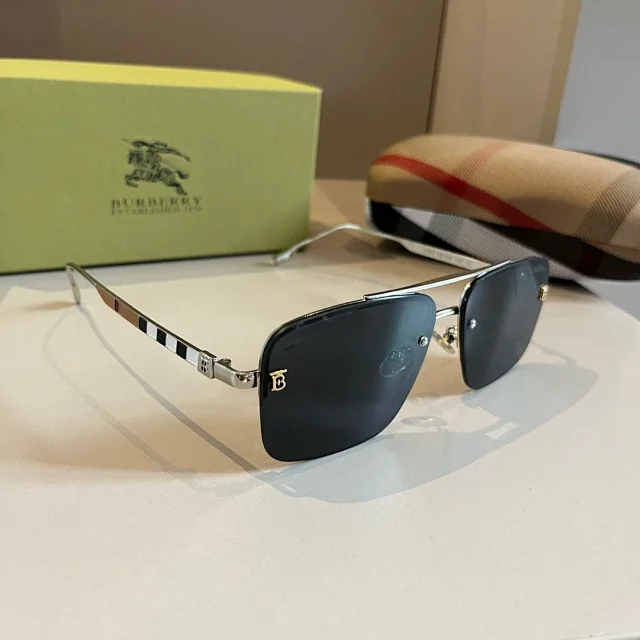 Burberry Eyewear Logo-accented sunglasses product detail image 34