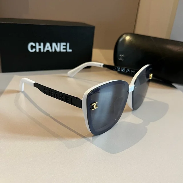 Chanel Eyewear Logo-Decorated Frames product detail image 12