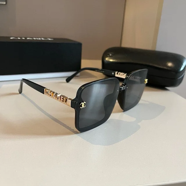Chanel Eyewear Logo-Decorated Frames product detail image 33
