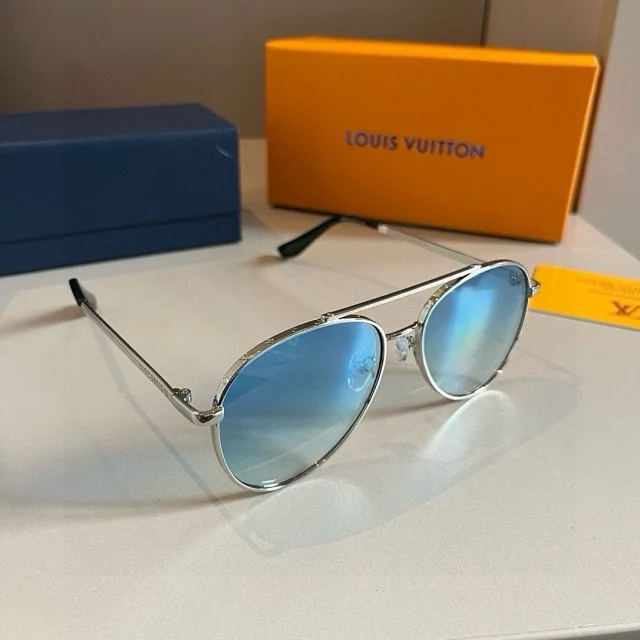 Louis Vuitton Eyewear Oversized square-frame sunglasses product detail image 19