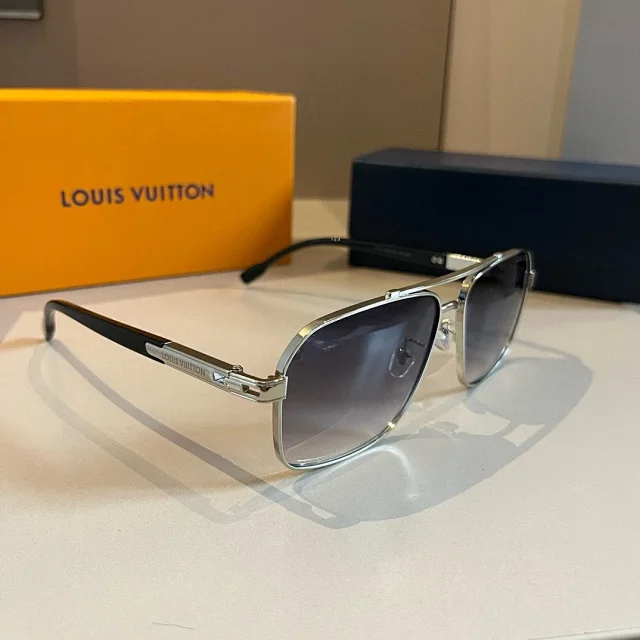 Louis Vuitton Eyewear Oversized square-frame sunglasses product detail image 13