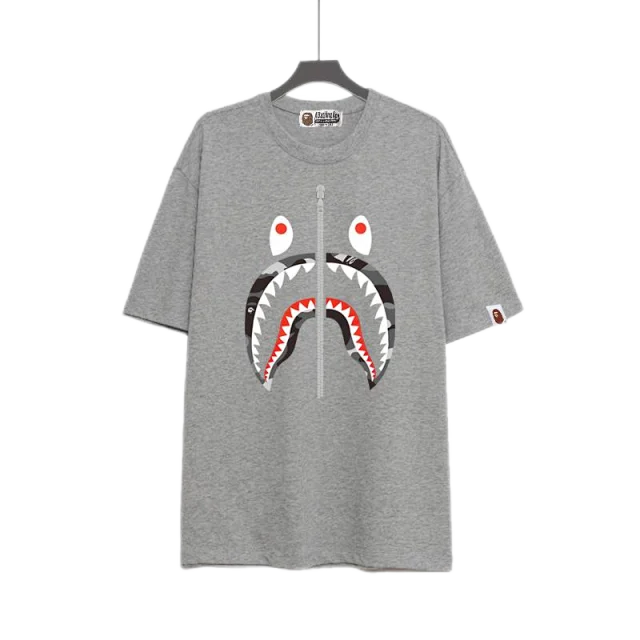 Thom Browne T-Shirts Logo-print short-sleeve crewneck product detail image 16