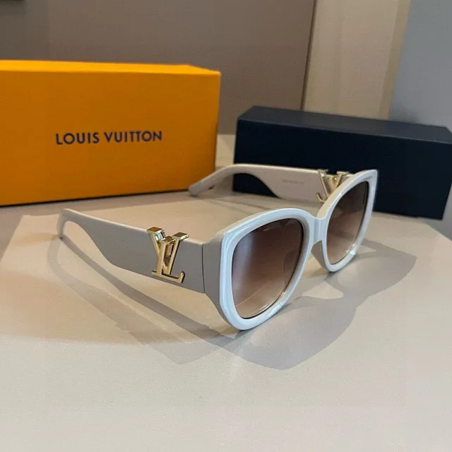Louis Vuitton Eyewear Oversized square-frame sunglasses product detail image 40