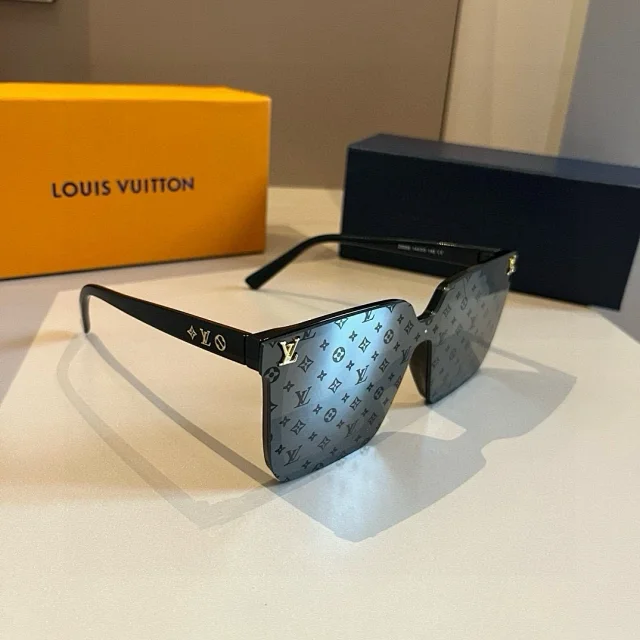 Louis Vuitton Eyewear Oversized square-frame sunglasses product detail image 38