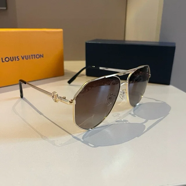 Louis Vuitton Eyewear Oversized square-frame sunglasses product detail image 23