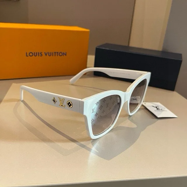 Louis Vuitton Eyewear Oversized square-frame sunglasses product detail image 10