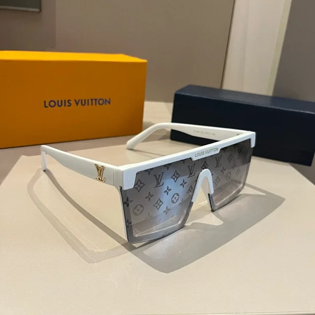 Louis Vuitton Eyewear Oversized square-frame sunglasses product detail image 39