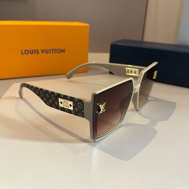 Louis Vuitton Eyewear Oversized square-frame sunglasses product detail image 4