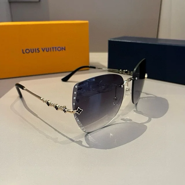 Louis Vuitton Eyewear Oversized square-frame sunglasses product detail image 11