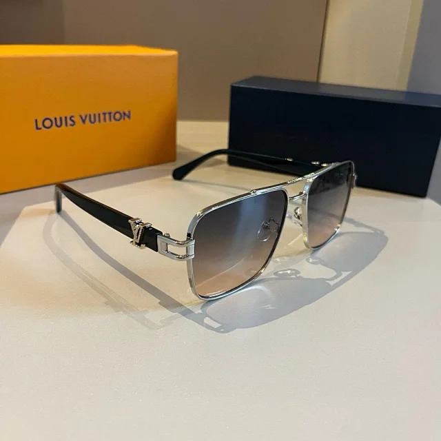 Louis Vuitton Eyewear Oversized square-frame sunglasses product detail image 34