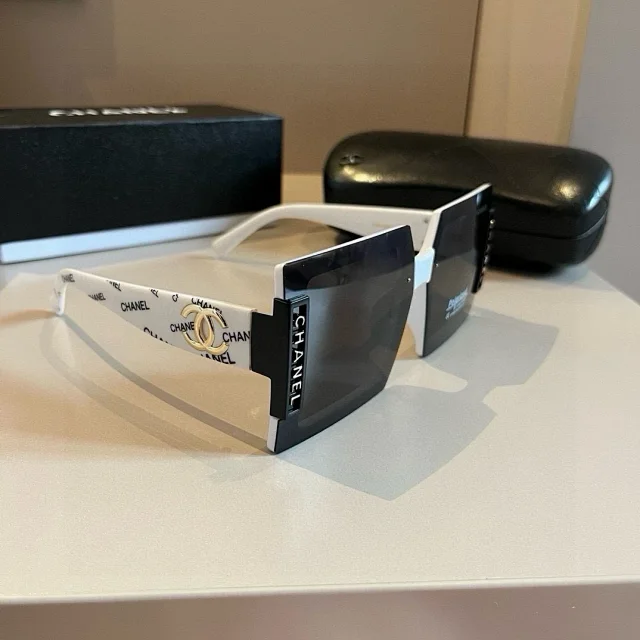 Chanel Eyewear Logo-Decorated Frames product detail image 10