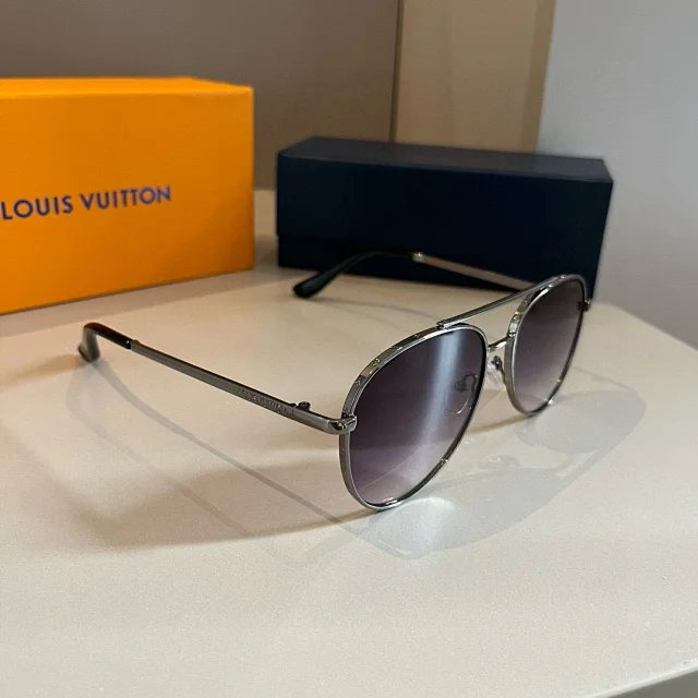 Louis Vuitton Eyewear Oversized square-frame sunglasses product detail image 20