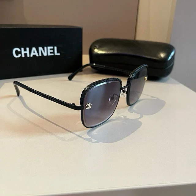 Chanel Eyewear Logo-Decorated Frames product detail image 19