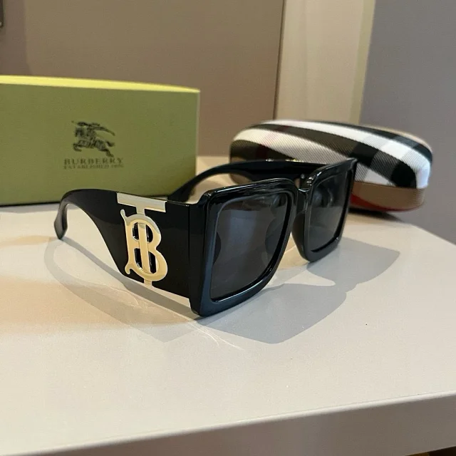 Burberry Eyewear Logo-accented sunglasses product detail image 11