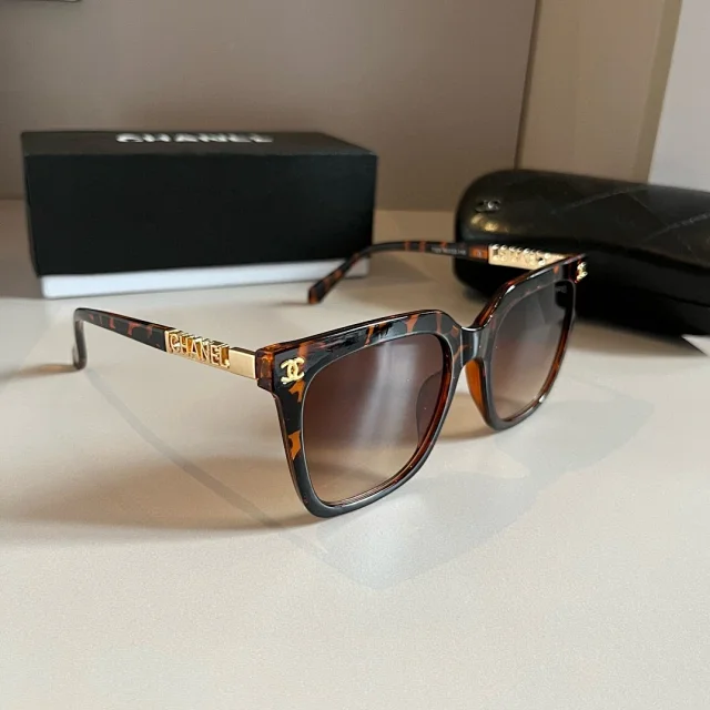 Chanel Eyewear Logo-Decorated Frames product detail image 17