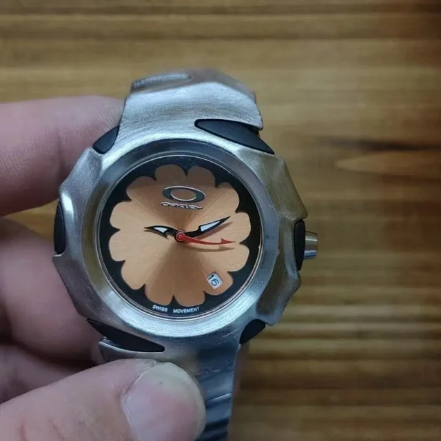 Oakley Watches Stainless Steel Flower Dial Watch product detail image 3