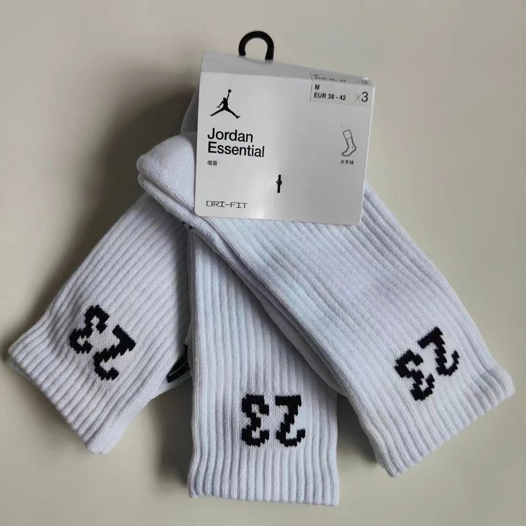 Nike Performance Cotton Cushioned Crew Socks Black and White - 16