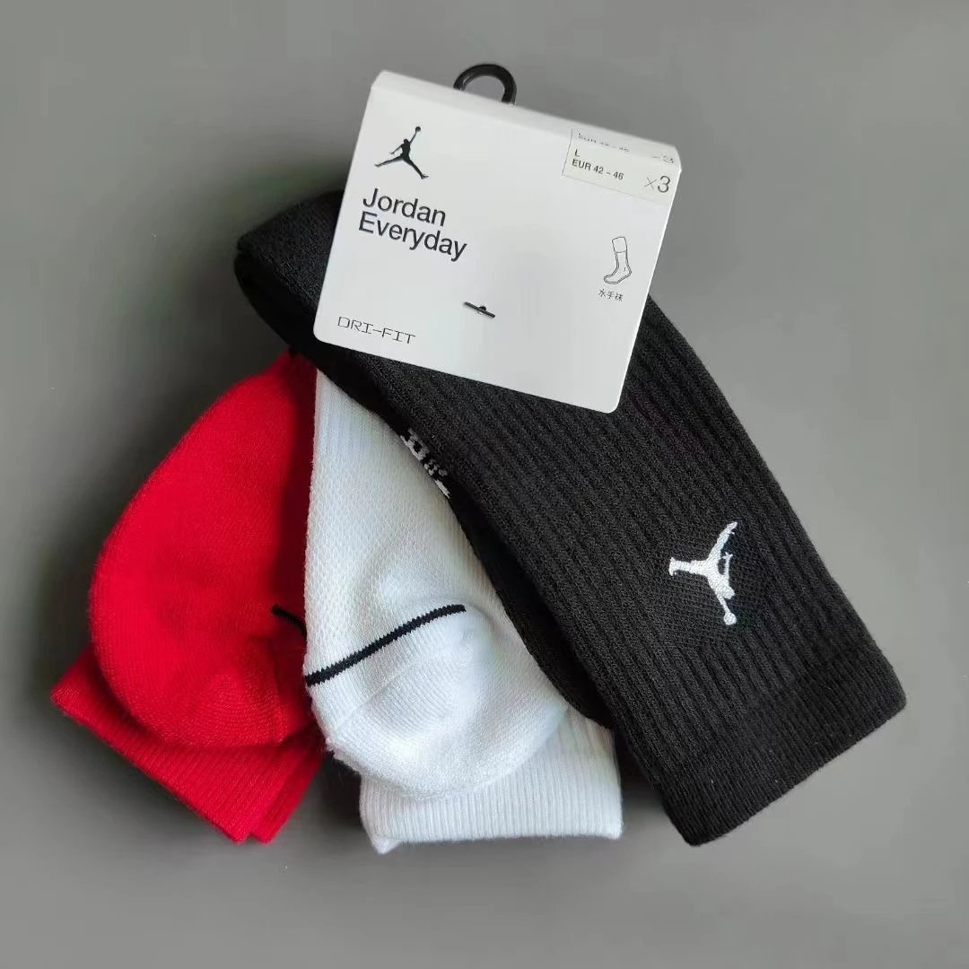 Nike Performance Cotton Cushioned Crew Socks Black and White - 15
