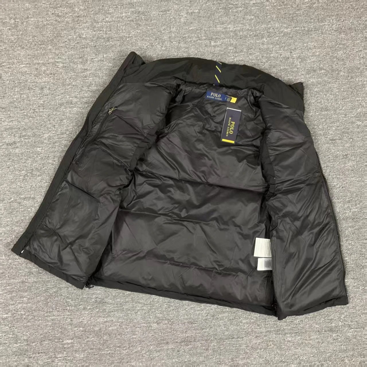The Gorham Down Vest 男款羽绒马甲  W 11