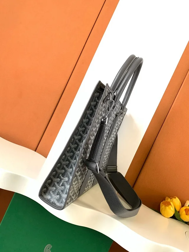 Goyard Handbags Zippered Monogram Clutch Pouch product detail image 41