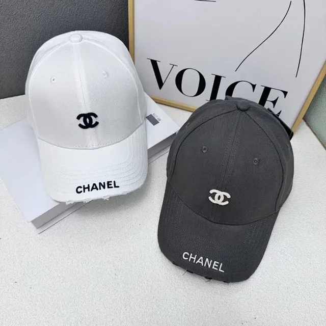 Chanel Hats Logo-Embellished product detail image 3