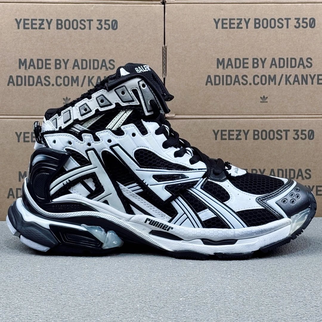 Balenciaga Sneakers Track — 34
