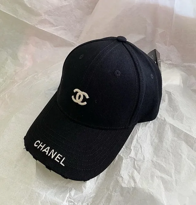 Chanel Hats Logo-Embellished product detail image 5