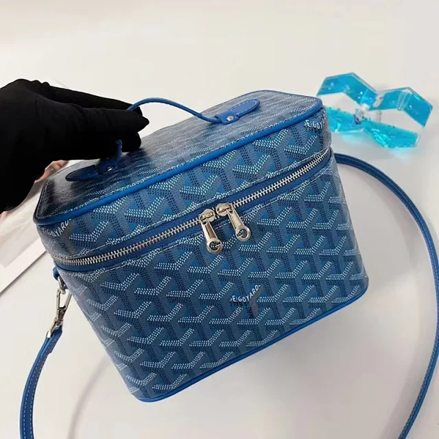 Goyard Crossbody Bags Flap bag with Goyardine pattern product detail image 42