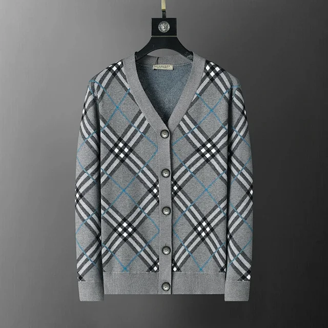 Prada Knitwear Crew-Neck Logo Knit Sweater product detail image 40