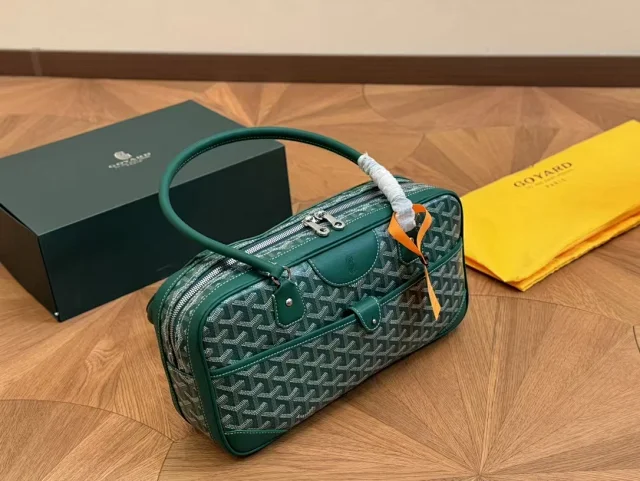 Goyard Crossbody Bags Flap bag with Goyardine pattern product detail image 38