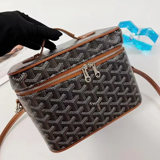 Goyard Crossbody Bags Flap bag with Goyardine pattern product detail image 43