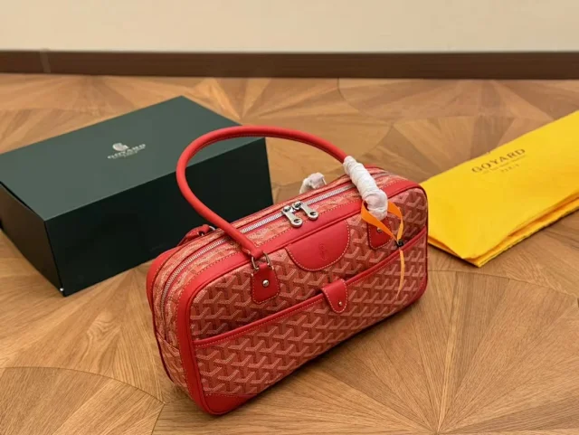 Goyard Crossbody Bags Flap bag with Goyardine pattern product detail image 33