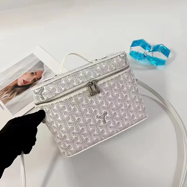 Goyard Crossbody Bags Flap bag with Goyardine pattern product detail image 45