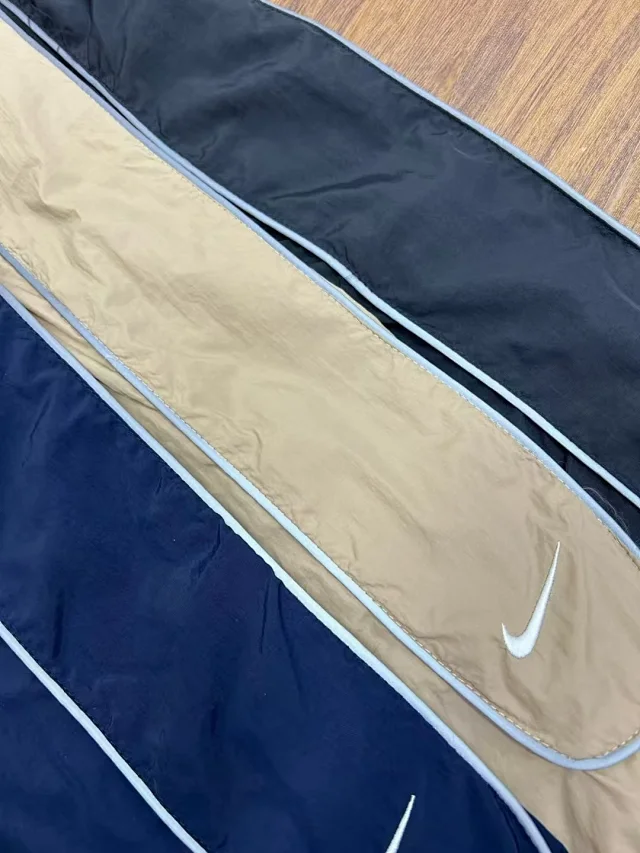 Nike Jackets Zip-Up Windbreaker Jacket with Contrast Piping product detail image 10