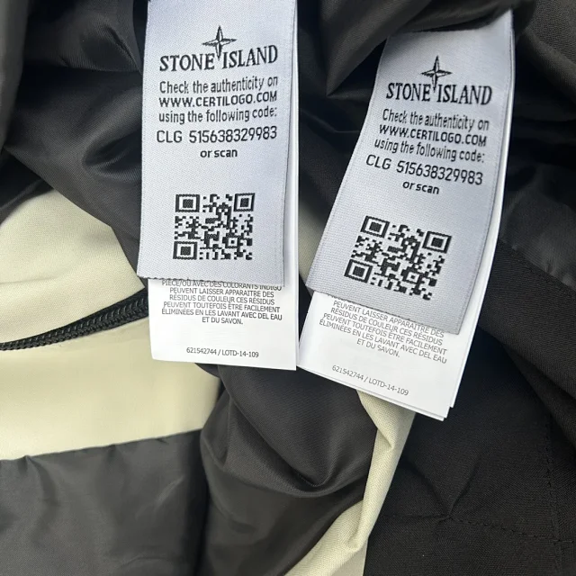 Stone Island Jackets Hooded zip-up shell jacket with compass sleeve patches product detail image 25