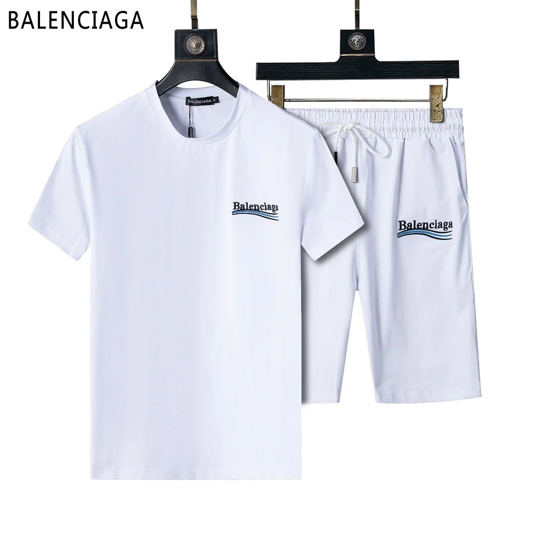 Gucci Matching Sets Short-Sleeve T-Shirt and Shorts Set — 23