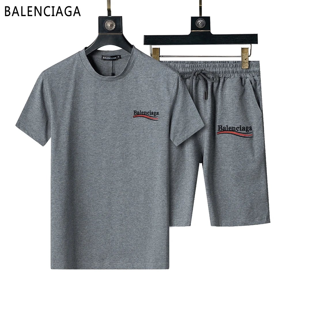Gucci Matching Sets Short-Sleeve T-Shirt and Shorts Set — 24