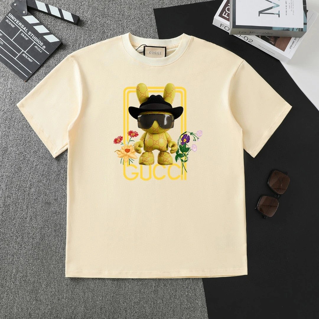Gucci T-Shirts Short-Sleeve Logo Print — 32
