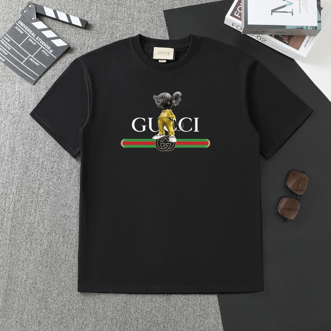 Gucci T-Shirts Short-Sleeve Logo Print — 37