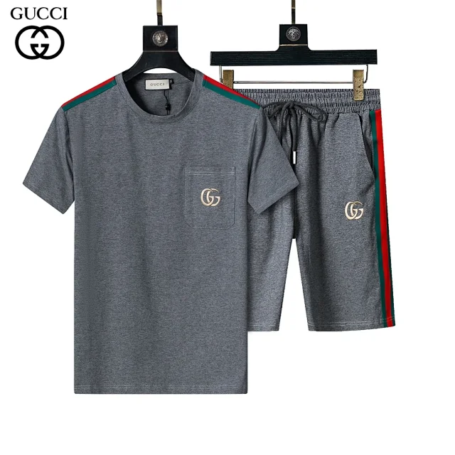Gucci Matching Sets Short-Sleeve T-Shirt and Shorts Set product detail image 17