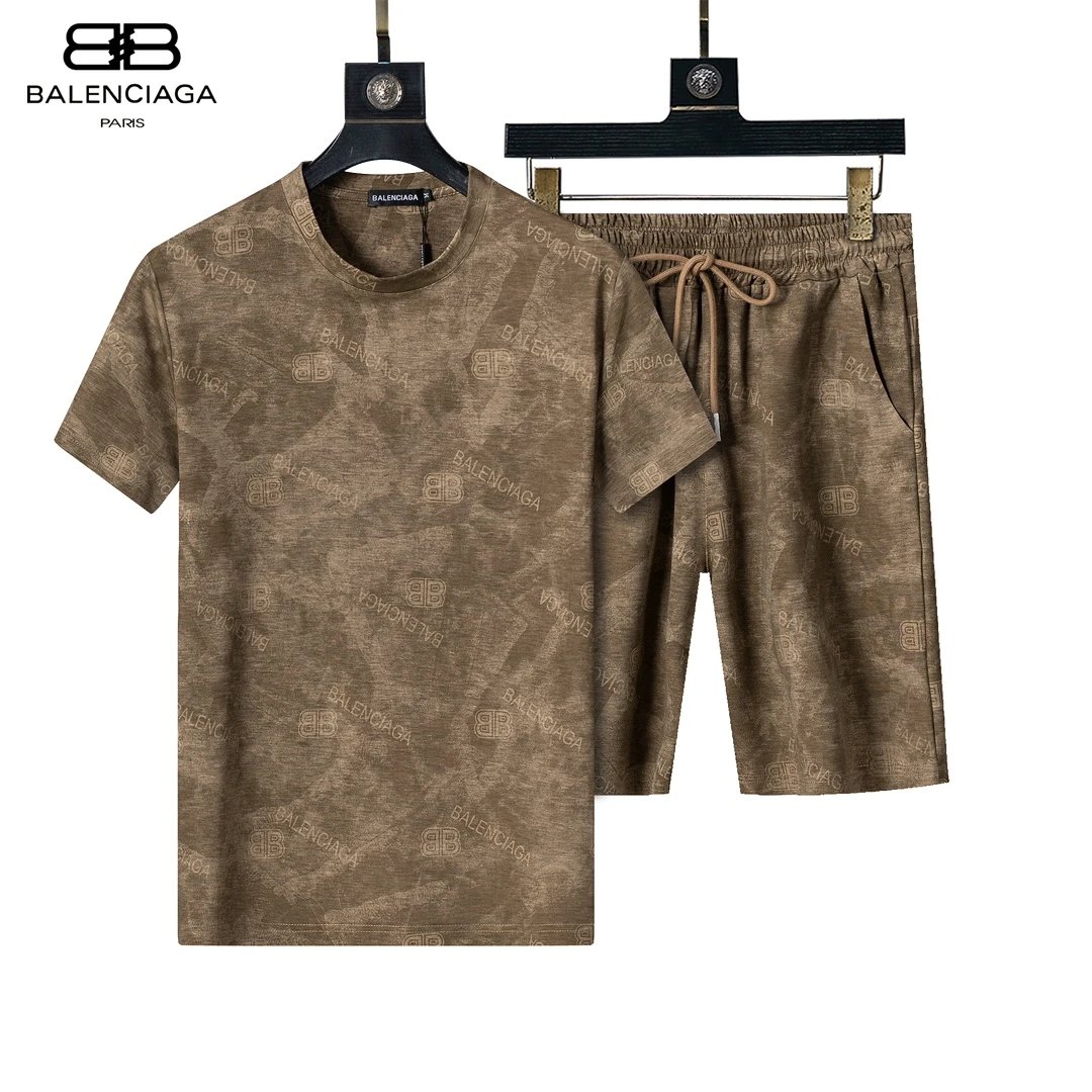 Gucci Matching Sets Short-Sleeve T-Shirt and Shorts Set — 21