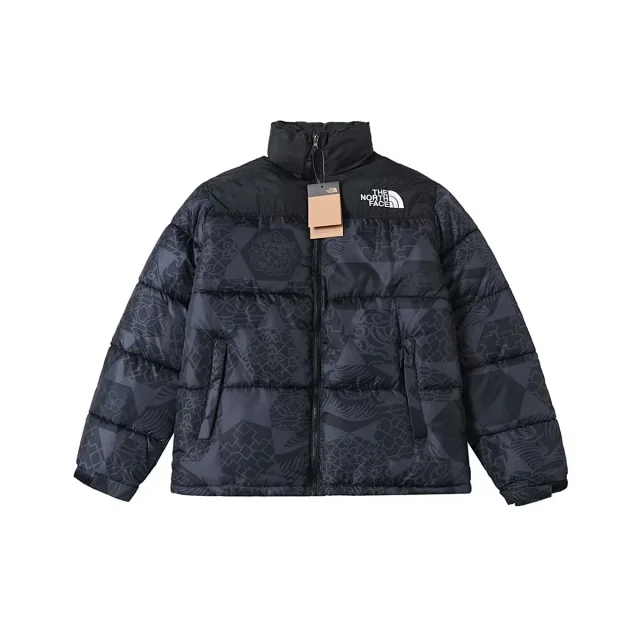 The North Face Down Jackets Camouflage-print puffer jacket product detail image 3