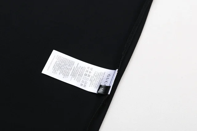 Gucci T-Shirts Short-Sleeve Logo Graphic T-Shirt product detail image 10