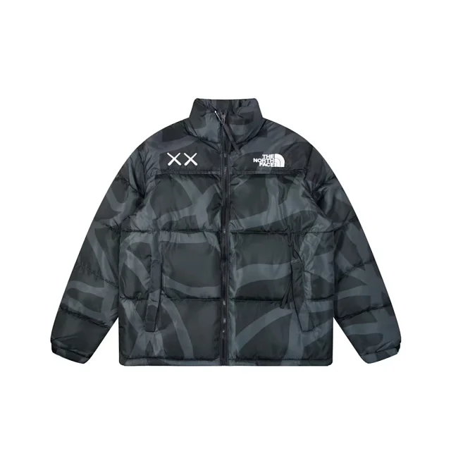 The North Face Down Jackets Camouflage-print puffer jacket product detail image 15