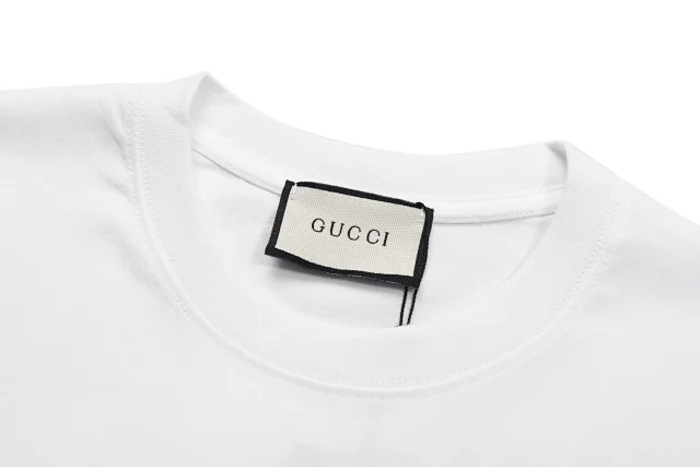 Gucci T-Shirts Short-Sleeve Logo Graphic T-Shirt product detail image 16