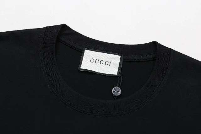 Gucci T-Shirts Short-Sleeve Logo Graphic T-Shirt product detail image 24